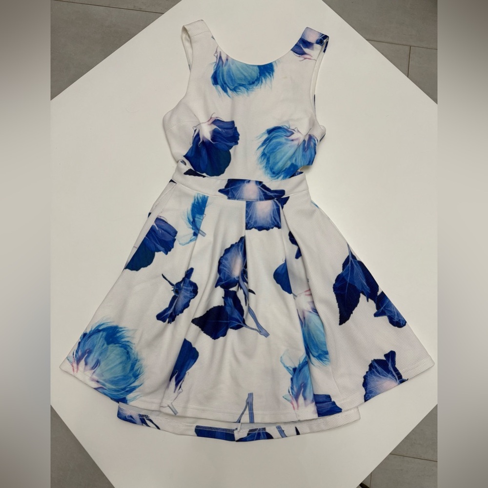 Angel Biba White & Blue Floral Cocktail Sun Dress Open Back Fit & Flare 6 Small